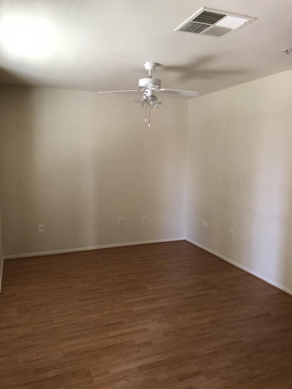 Foto del edificio - 600 Hosking Ave. # 12-D, Bakersfield CA 93307