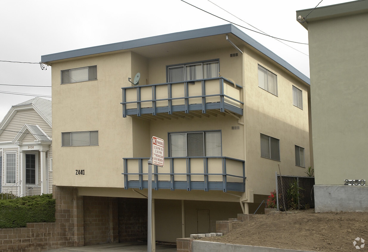 Building Photo - 2440 Palmetto