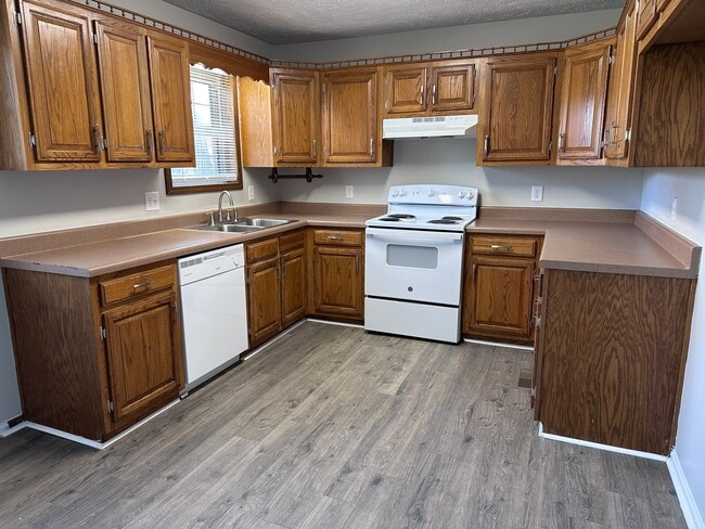 Building Photo - 378 W University Pky