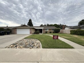 Building Photo - 1009 W Laura Ave