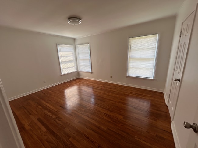 Building Photo - 1118 Woodley St