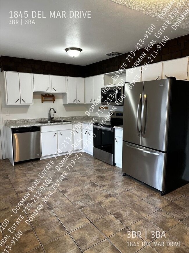 Photo - 1845 Del Mar Dr House