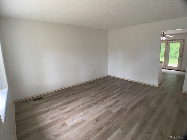 Family Room - 341 Halifax Dr
