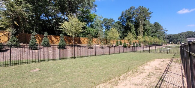 Building Photo - 3133 Clairebrooke Ave