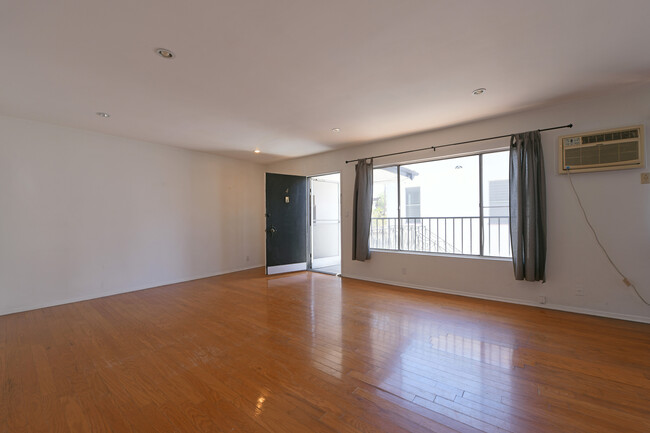 Building Photo - 1436 S Bedford St