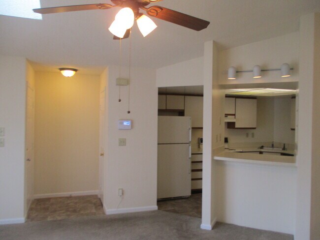 Building Photo - 2208 Rock Cliff Reach