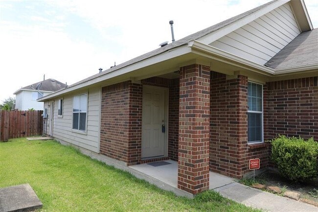 Building Photo - 14430 Hamilton Grove Ln
