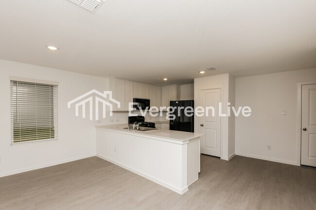 Building Photo - 10724 Dusty Rnch Rd