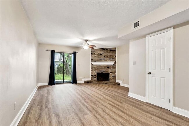 Building Photo - 23 Birdie Dr