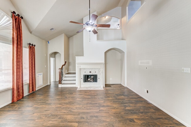 Building Photo - 4731 Autumn Pine Ln