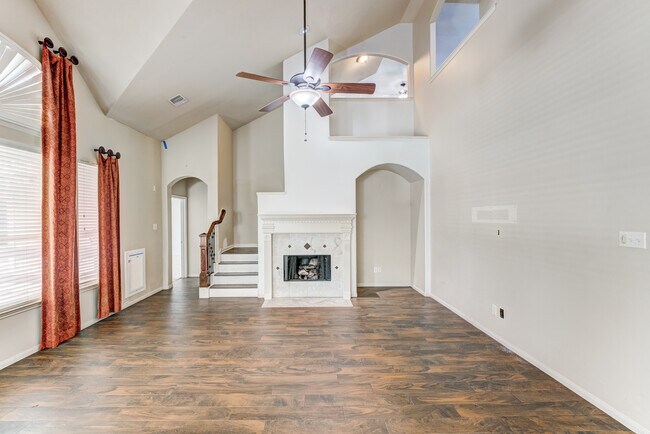 Foto del edificio - 4731 Autumn Pine Ln