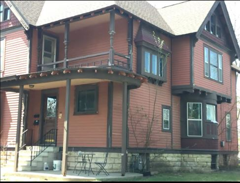 Building Photo - 138 13th St S