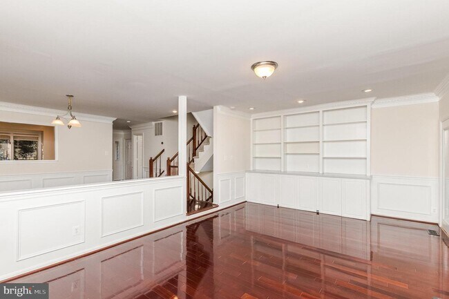 Building Photo - 12527 N Lake Ct