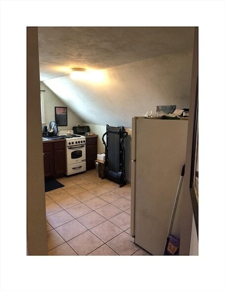 Building Photo - 263 Main St