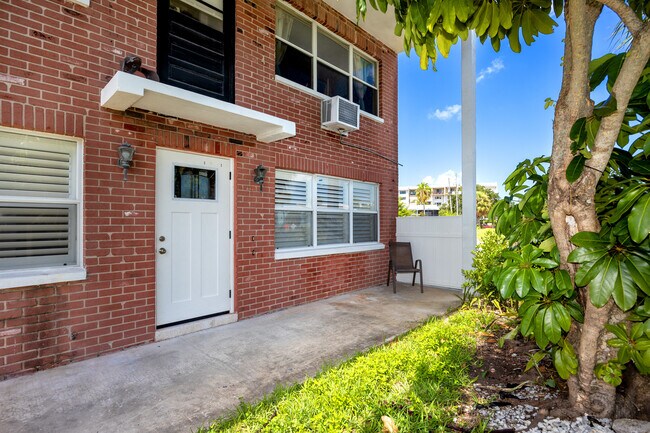 Building Photo - 2502 Gary Cir
