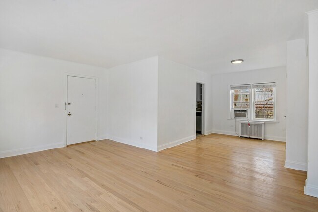 Foto del edificio - 2610 Bennett Ave