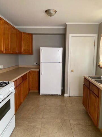 Foto del edificio - 14325 Minerva Ave