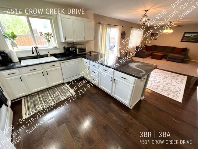 Foto del edificio - 4514 Crow Creek Dr