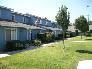 Building Photo - 699-703 Music Ave