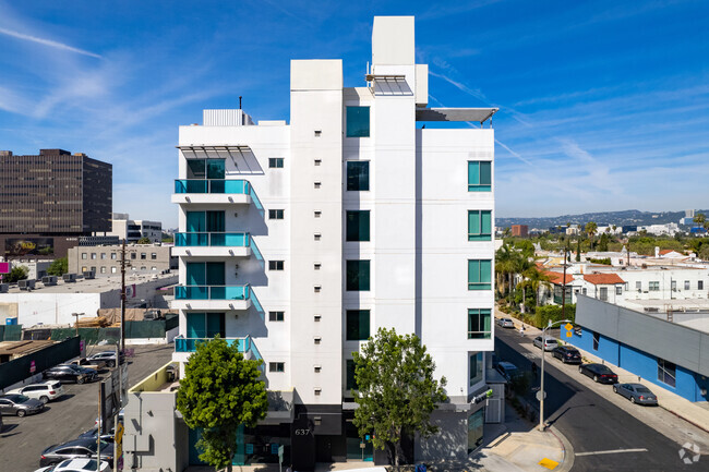 637 S Fairfax Ave - Wilshire Fairfax Condos