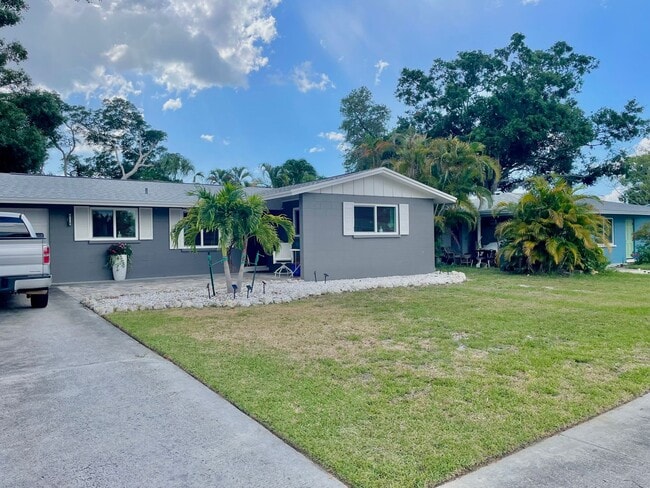 Building Photo - Newly Remodeled 3 Bedroom 2 Bathroom House...