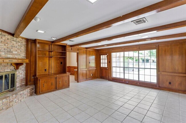 Foto del edificio - 2535 Cedar Ln