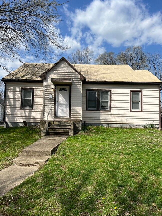Building Photo - 307 Welch Rd