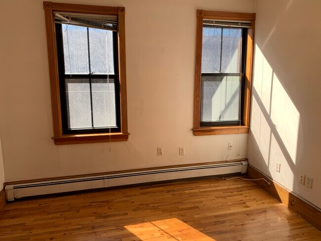 Building Photo - 89 E Brookline St