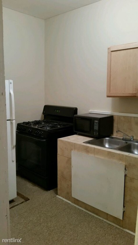 Building Photo - 5711 Brady St