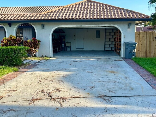 Building Photo - 22822 Pinewood Ct