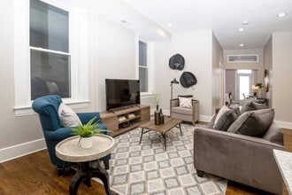 Building Photo - 800 Broadway-SI ID1624839P