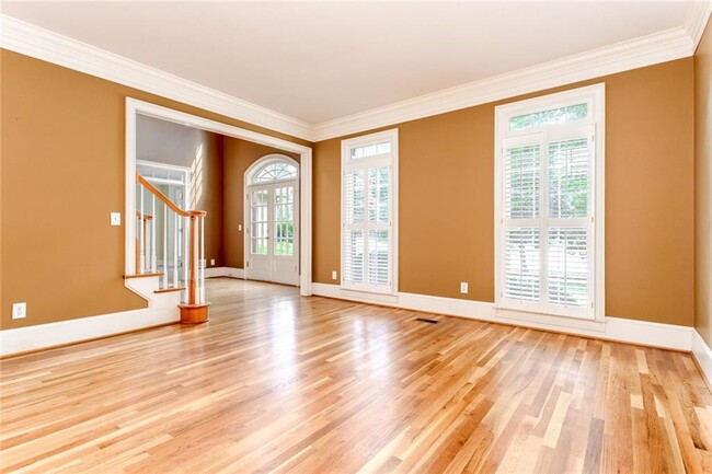 Building Photo - 5020 Greatwood Ln