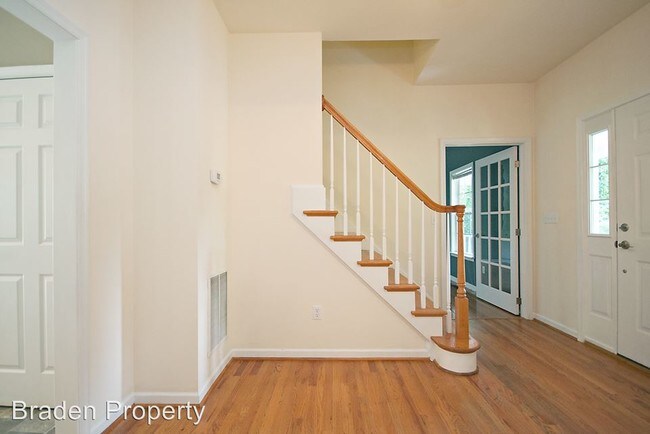 Building Photo - 88 Rosewood Dr