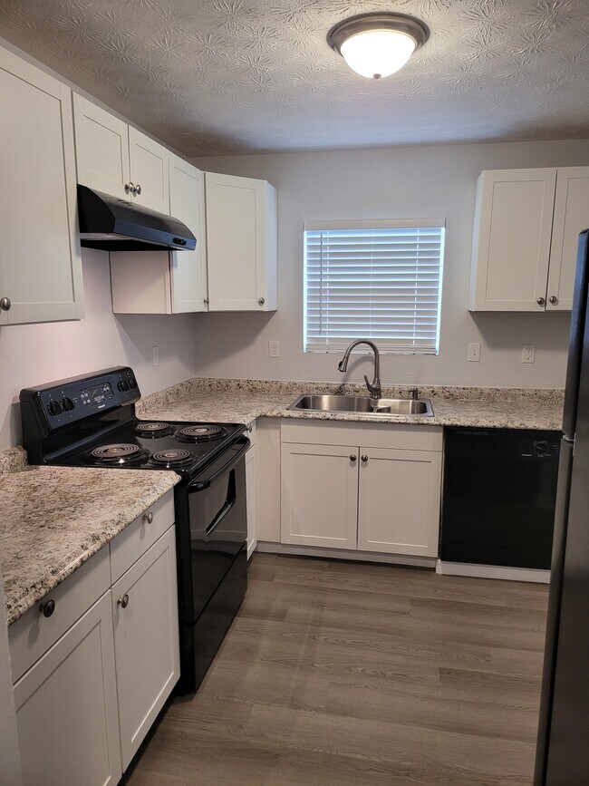 Kitchen - 1732 Bob White Ln SE