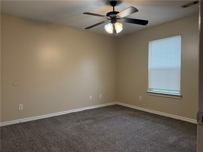 Building Photo - 234 Graystone Cir