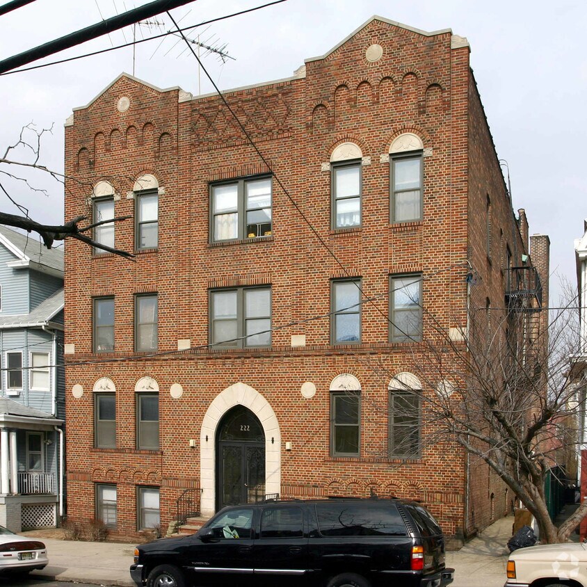 Building Photo - 222-224 Jewett Ave