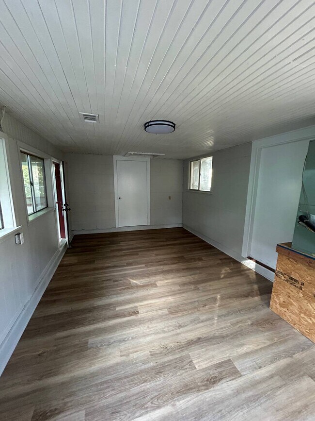 Foto del edificio - 815 W Main St