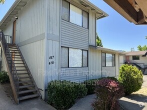 Building Photo - 415 NE Silverwood Pl