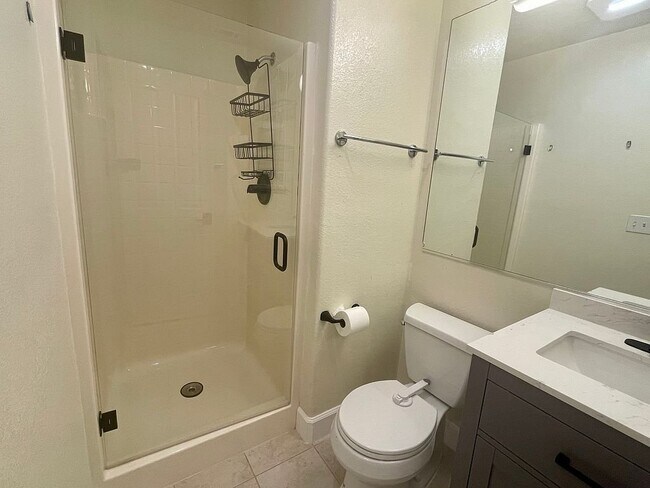Building Photo - 360 Hansen Cir