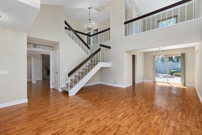 Foto del edificio - Spacious Home w/ Loft in Village Park!
