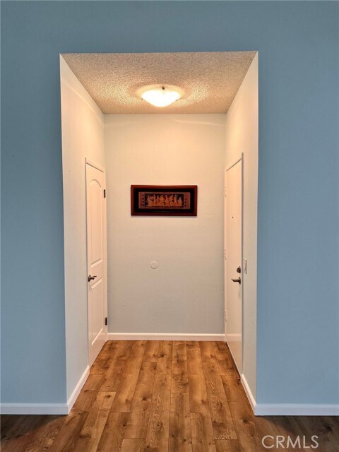 Building Photo - 10531 Lakeside Dr S