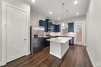 Building Photo - 9003 Lonestar Creekbend Ln