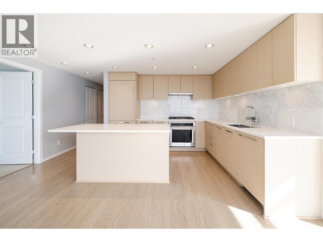 Photo du bâtiment - 6700 Dunblane Ave