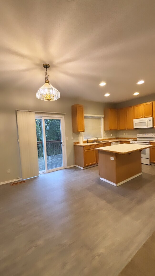 7364 NE Shaleen St, Hillsboro, OR 97124 Townhome Rentals in Hillsboro