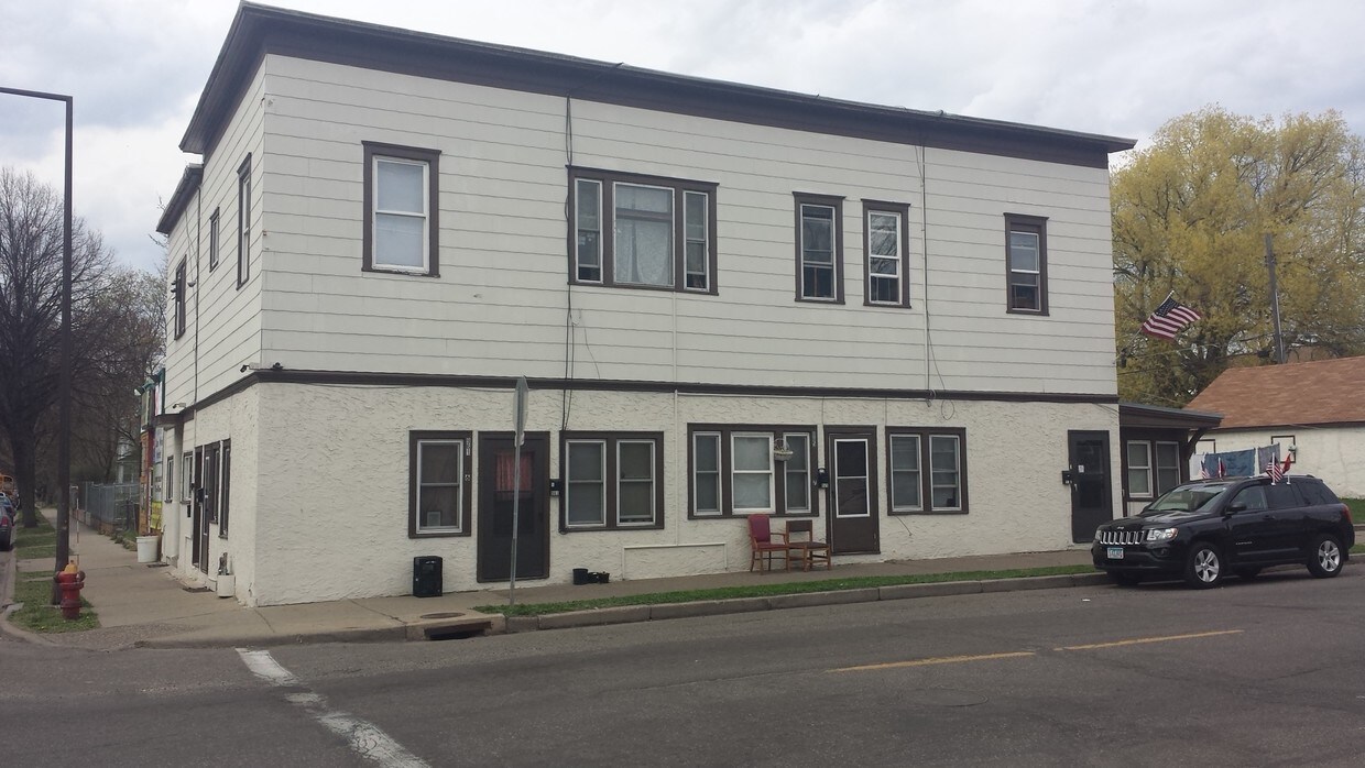 935 Case Ave E, Saint Paul, MN 55106 Apartments in Saint Paul, MN