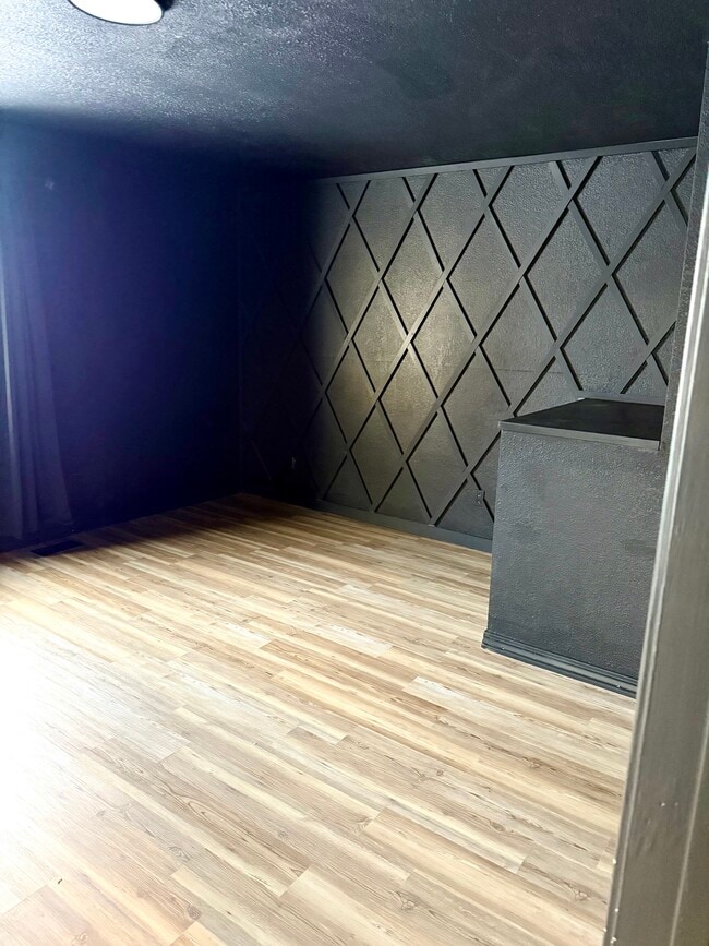 master bedroom - 370 E 1st N