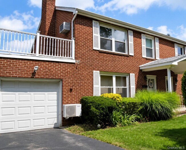 Foto del edificio - 121 Manhasset Ave