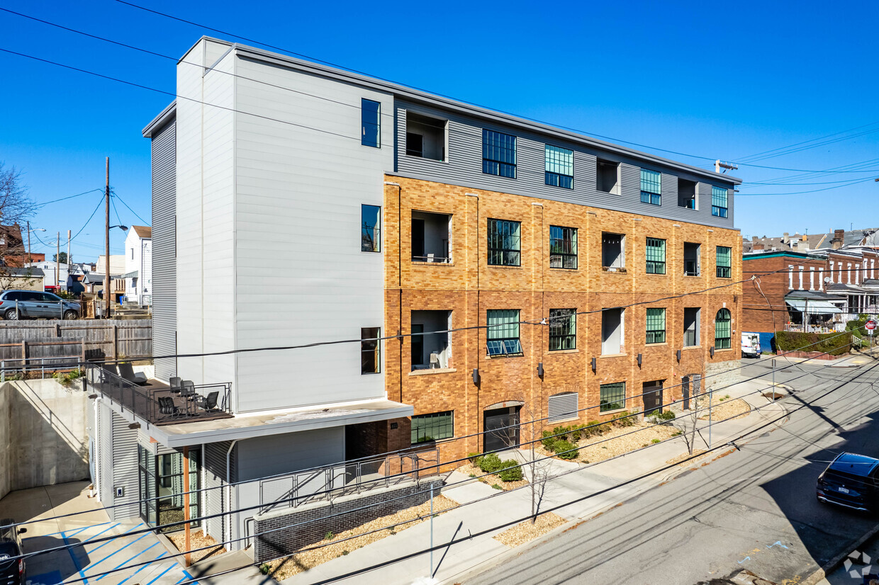 Primary Photo - Bloomfield Lofts