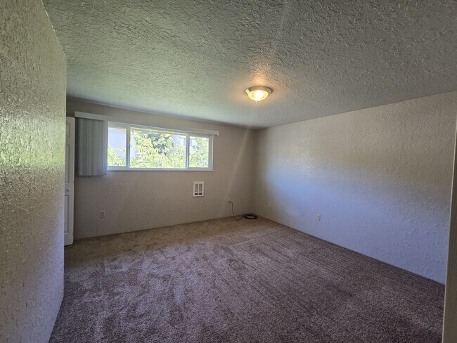 Foto del edificio - 124 NE Atkinson Ct