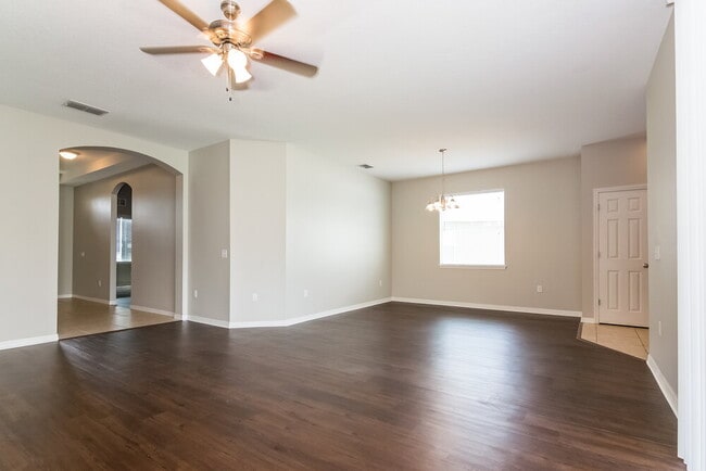 Building Photo - 955 Krenson Woods Rd
